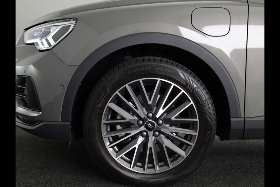 Audi Q3 45 TFSI e Advanced edition 245pk | Navigatie | Sportstoelen | 19 inch lichtmetalen velgen | Stoelverwarming | Adaptieve cruise controle