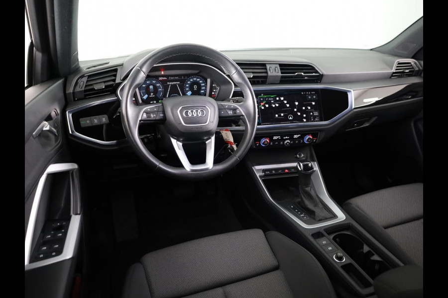 Audi Q3 45 TFSI e Advanced edition 245pk | Navigatie | Sportstoelen | 19 inch lichtmetalen velgen | Stoelverwarming | Adaptieve cruise controle
