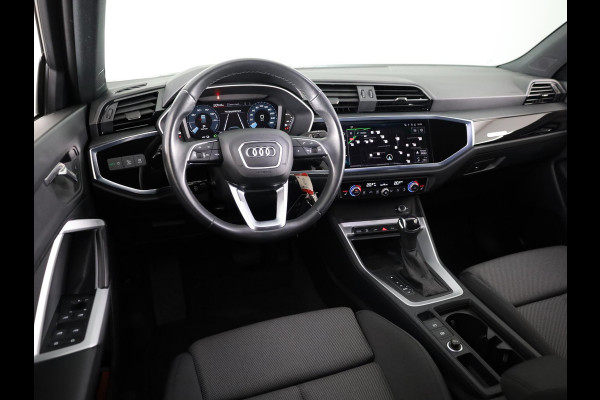 Audi Q3 45 TFSI e Advanced edition 245pk | Navigatie | Sportstoelen | 19 inch lichtmetalen velgen | Stoelverwarming | Adaptieve cruise controle