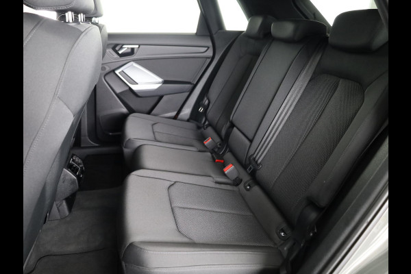 Audi Q3 45 TFSI e Advanced edition 245pk | Navigatie | Sportstoelen | 19 inch lichtmetalen velgen | Stoelverwarming | Adaptieve cruise controle