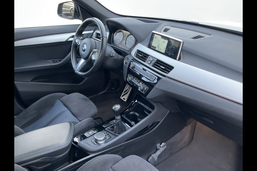 BMW X1 18i 140pk M-Sport Executive Edition Clima Cruise Head up Display