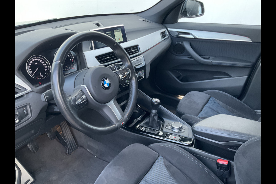 BMW X1 18i 140pk M-Sport Executive Edition Clima Cruise Head up Display