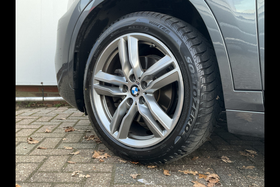 BMW X1 18i 140pk M-Sport Executive Edition Clima Cruise Head up Display