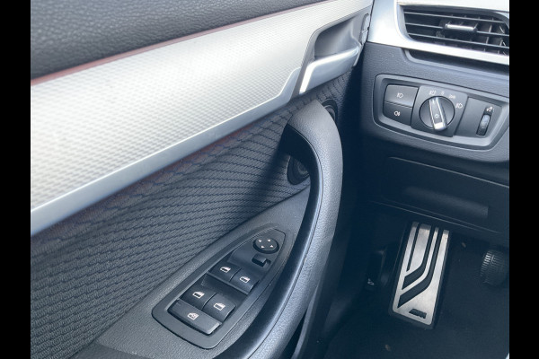 BMW X1 18i 140pk M-Sport Executive Edition Clima Cruise Head up Display