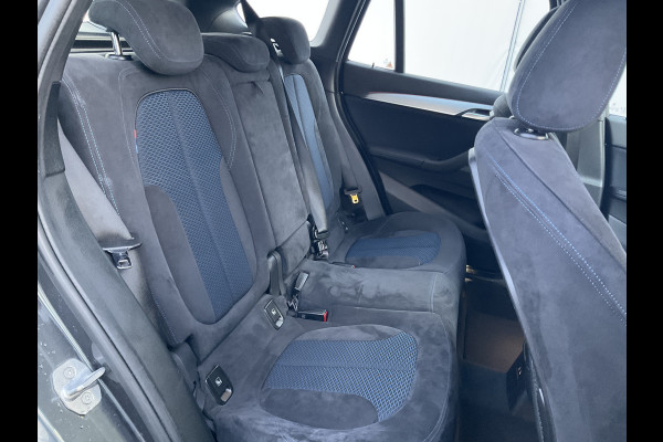 BMW X1 18i 140pk M-Sport Executive Edition Clima Cruise Head up Display