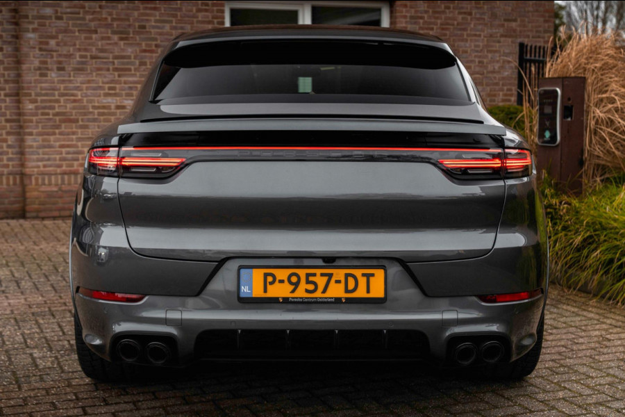 Porsche Cayenne Coupé 3.0 E-Hybrid Platinum Edition Sport Design Luchtvering Pano Soft Black Optic Close 22''