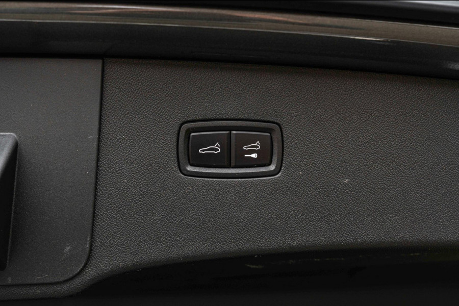 Porsche Cayenne Coupé 3.0 E-Hybrid Platinum Edition Sport Design Luchtvering Pano Soft Black Optic Close 22''