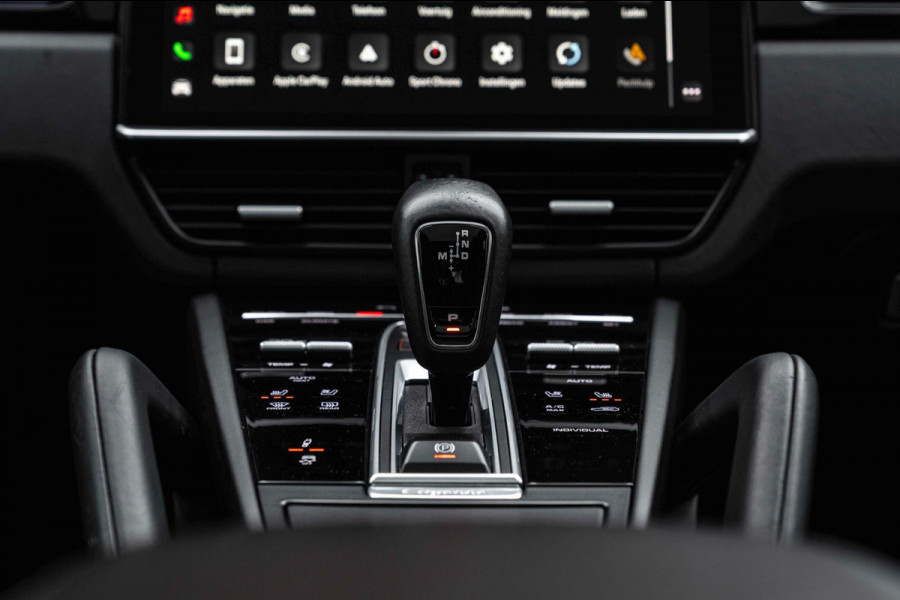 Porsche Cayenne Coupé 3.0 E-Hybrid Platinum Edition Sport Design Luchtvering Pano Soft Black Optic Close 22''