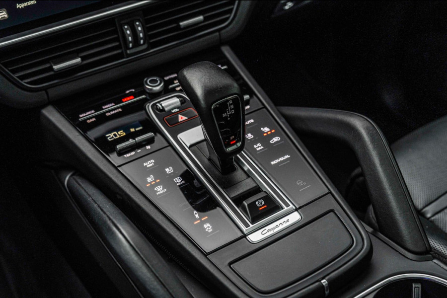 Porsche Cayenne Coupé 3.0 E-Hybrid Platinum Edition Sport Design Luchtvering Pano Soft Black Optic Close 22''