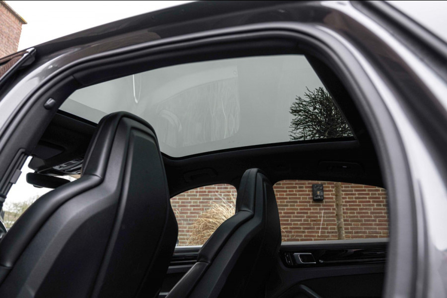 Porsche Cayenne Coupé 3.0 E-Hybrid Platinum Edition Sport Design Luchtvering Pano Soft Black Optic Close 22''