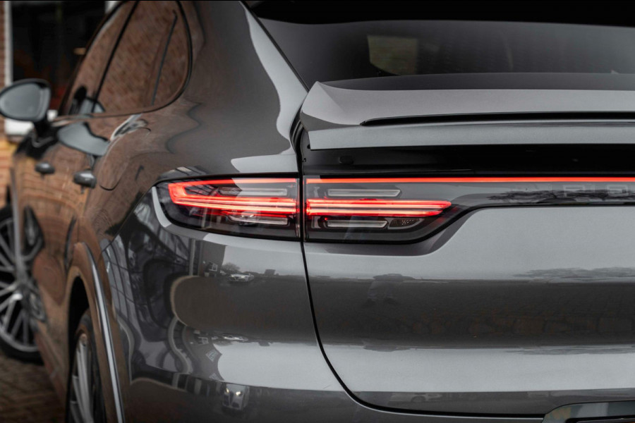 Porsche Cayenne Coupé 3.0 E-Hybrid Platinum Edition Sport Design Luchtvering Pano Soft Black Optic Close 22''