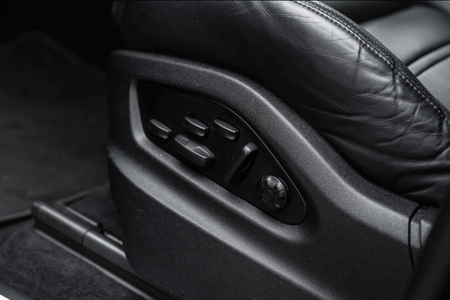 Porsche Cayenne Coupé 3.0 E-Hybrid Platinum Edition Sport Design Luchtvering Pano Soft Black Optic Close 22''