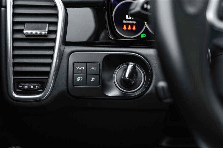 Porsche Cayenne Coupé 3.0 E-Hybrid Platinum Edition Sport Design Luchtvering Pano Soft Black Optic Close 22''