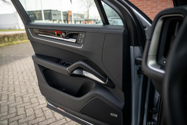 Porsche Cayenne 3.0 E-Hybrid SportDesign 4-Wielsturing InnoDrive