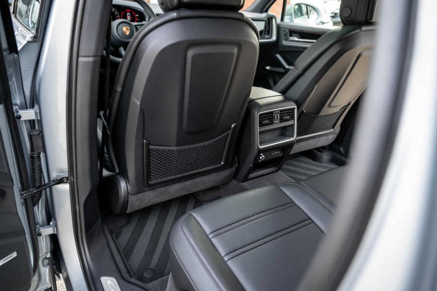 Porsche Cayenne 3.0 E-Hybrid SportDesign 4-Wielsturing InnoDrive