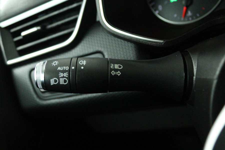 Renault Clio 1.0 TCe Zen (NAVIGATIE, PARKEERSENSOREN, CRUISE, 1e EIGENAAR, GOED ONDERHOUDEN)