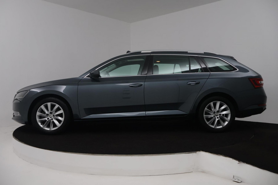 Škoda Superb Combi 1.5 TSI ACT Ambition Business (PANORAMADAK, TREKHAAK, STOELVERWARMING, CARPLAY, PDC)