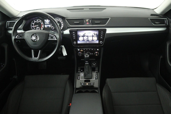 Škoda Superb Combi 1.5 TSI ACT Ambition Business (PANORAMADAK, TREKHAAK, STOELVERWARMING, CARPLAY, PDC)