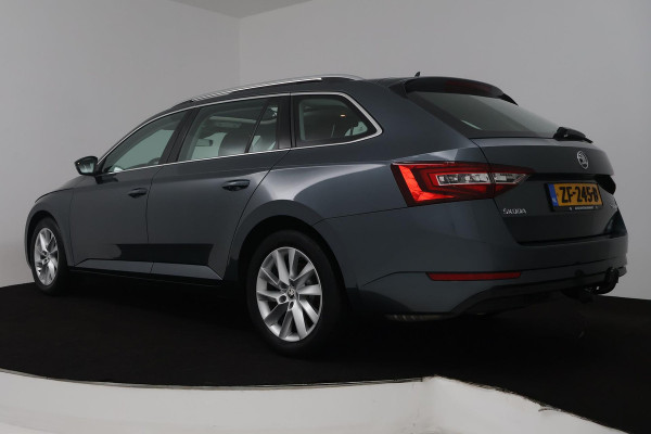 Škoda Superb Combi 1.5 TSI ACT Ambition Business (PANORAMADAK, TREKHAAK, STOELVERWARMING, CARPLAY, PDC)