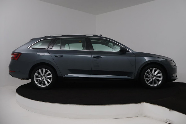 Škoda Superb Combi 1.5 TSI ACT Ambition Business (PANORAMADAK, TREKHAAK, STOELVERWARMING, CARPLAY, PDC)