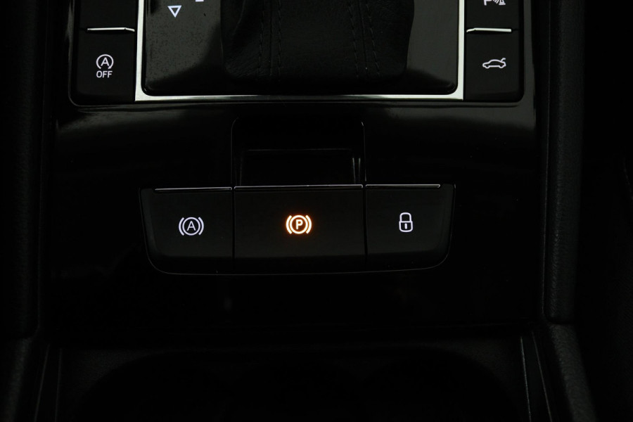 Škoda Superb Combi 1.5 TSI ACT Ambition Business (PANORAMADAK, TREKHAAK, STOELVERWARMING, CARPLAY, PDC)