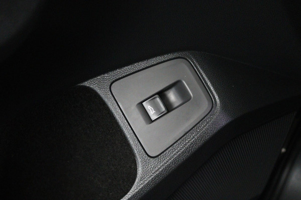 Volkswagen Tiguan Allspace 1.4 TSI Highline 7p. (TREKHAAK, VIRTUAL, STOELVERWARMING, CAMERA, LEDER, LED)