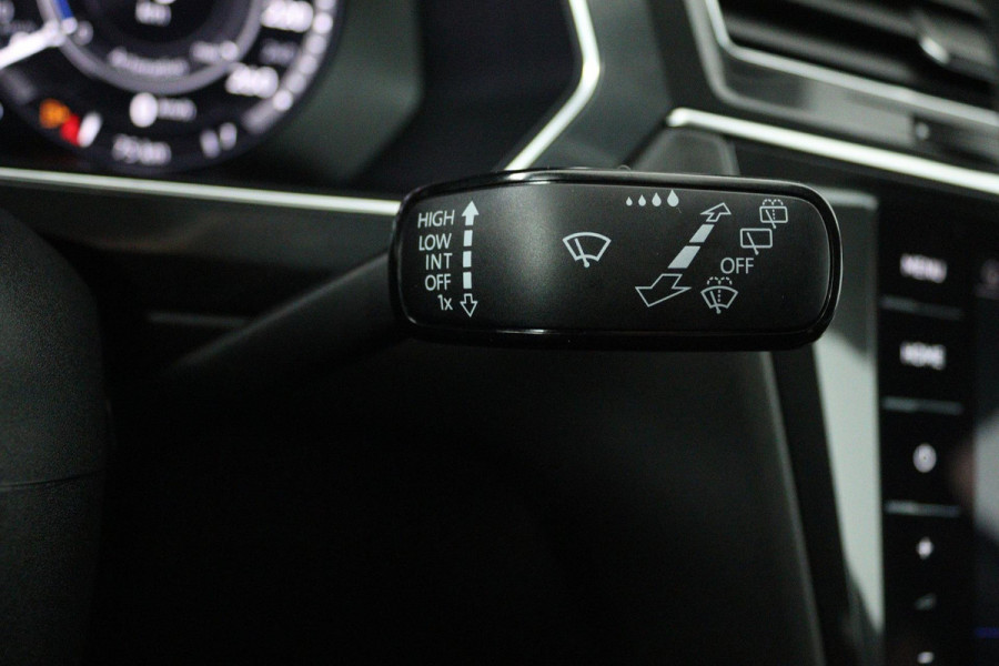 Volkswagen Tiguan Allspace 1.4 TSI Highline 7p. (TREKHAAK, VIRTUAL, STOELVERWARMING, CAMERA, LEDER, LED)