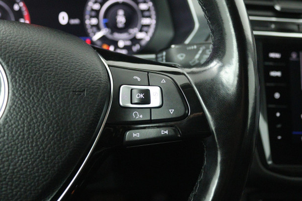 Volkswagen Tiguan Allspace 1.4 TSI Highline 7p. (TREKHAAK, VIRTUAL, STOELVERWARMING, CAMERA, LEDER, LED)