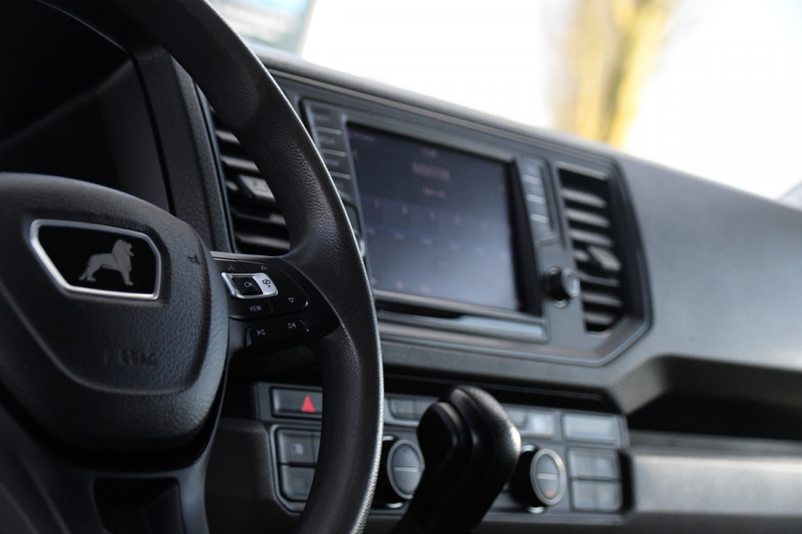 MAN TGE 2.0 L3H3 PB Edition Camera, Cruise, Carplay, LED, Clima, Stoelverwarming, Trekhaak, 140pk, Sensoren, Leder, Uniek!