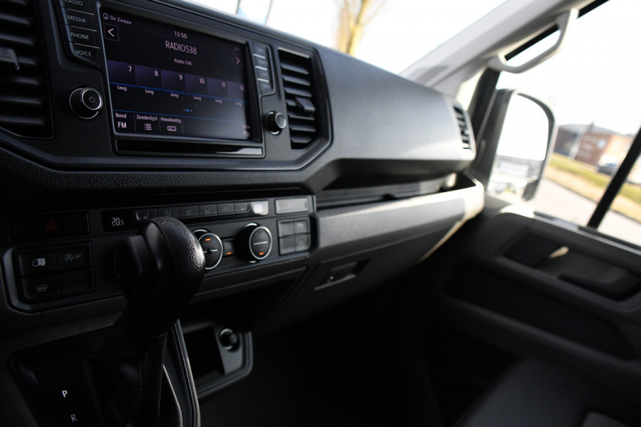 MAN TGE 2.0 L3H3 PB Edition Camera, Cruise, Carplay, LED, Clima, Stoelverwarming, Trekhaak, 140pk, Sensoren, Leder, Uniek!