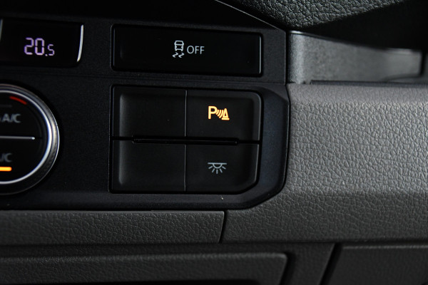 MAN TGE 2.0 L3H3 PB Edition Camera, Cruise, Carplay, LED, Clima, Stoelverwarming, Trekhaak, 140pk, Sensoren, Leder, Uniek!