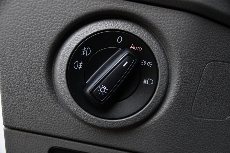 MAN TGE 2.0 L3H3 PB Edition Camera, Cruise, Carplay, LED, Clima, Stoelverwarming, Trekhaak, 140pk, Sensoren, Leder, Uniek!