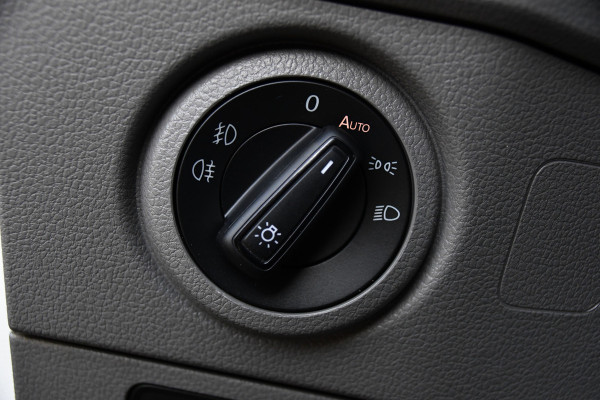 MAN TGE 2.0 L3H3 PB Edition Camera, Cruise, Carplay, LED, Clima, Stoelverwarming, Trekhaak, 140pk, Sensoren, Leder, Uniek!