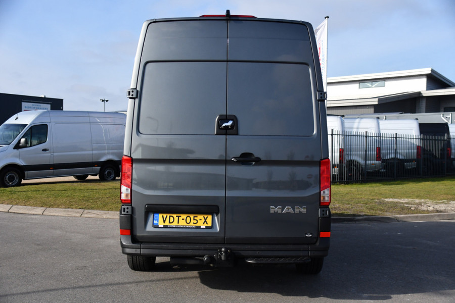 MAN TGE 2.0 L3H3 PB Edition Camera, Cruise, Carplay, LED, Clima, Stoelverwarming, Trekhaak, 140pk, Sensoren, Leder, Uniek!