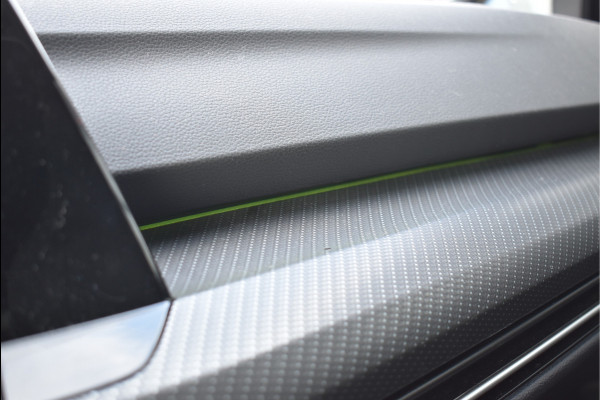 Volkswagen Golf 1.5 eTSI R-Line 150 Pk Pano H/K Navi HUD Camera ACC