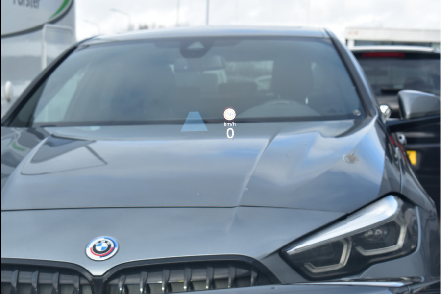 Volkswagen Golf 1.5 eTSI R-Line 150 Pk Pano H/K Navi HUD Camera ACC