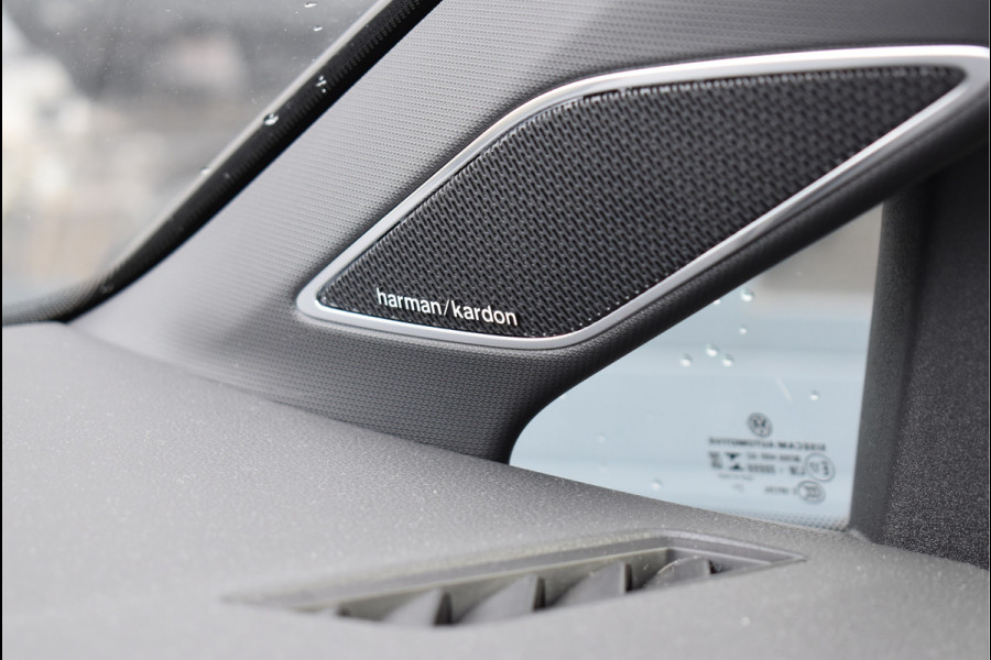 Volkswagen Golf 1.5 eTSI R-Line 150 Pk Pano H/K Navi HUD Camera ACC