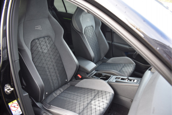 Volkswagen Golf 1.5 eTSI R-Line 150 Pk Pano H/K Navi HUD Camera ACC