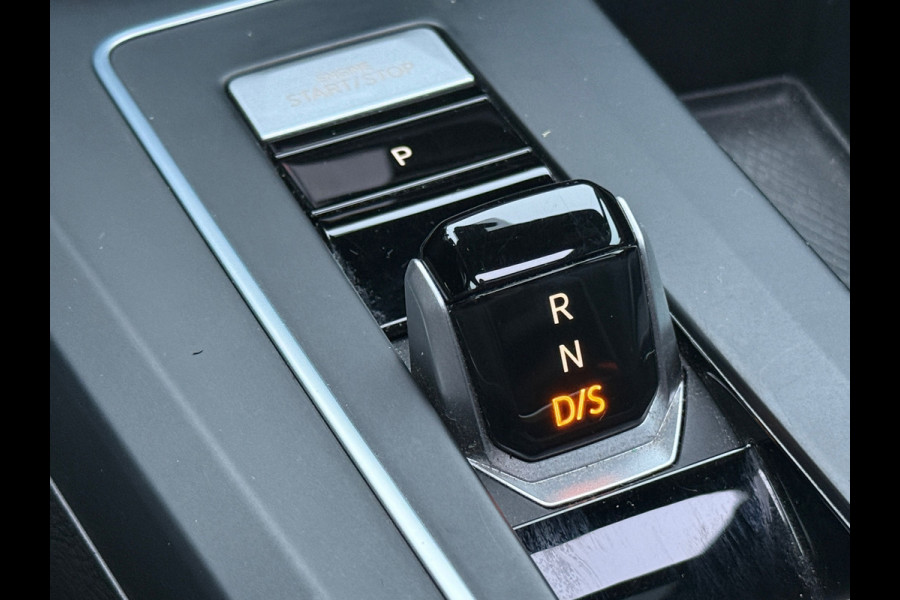 Volkswagen Golf 1.5 eTSI R-Line 3XR-Line Pano|Sportstoelen|Dynaudio|Sfeer