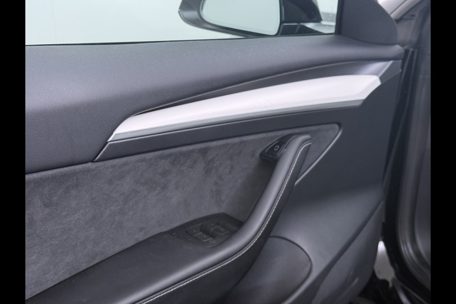 Tesla Model 3 RWD SR plus 325PK LFP Accu Ivory AutoPilot Leder Pano-dak FSD-vb. Adaptive-Cruise Camera's Elektr.-Stuur+Stoelen+Spiegels+Geheug Priv.Glasss Navi LED DAB Voorverwarmen Keyless One-Pedal-Drive Lmv 18" SOH 89% 1e Eigenaar Origineel Nederlandse Auto Fabrieks Garantie op Accu en Motor tot 23-08-2031 / 160.000km