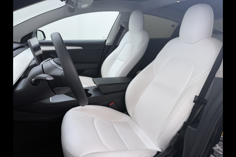 Tesla Model 3 RWD SR plus 325PK LFP Accu Ivory AutoPilot Leder Pano-dak FSD-vb. Adaptive-Cruise Camera's Elektr.-Stuur+Stoelen+Spiegels+Geheug Priv.Glasss Navi LED DAB Voorverwarmen Keyless One-Pedal-Drive Lmv 18" SOH 89% 1e Eigenaar Origineel Nederlandse Auto Fabrieks Garantie op Accu en Motor tot 23-08-2031 / 160.000km