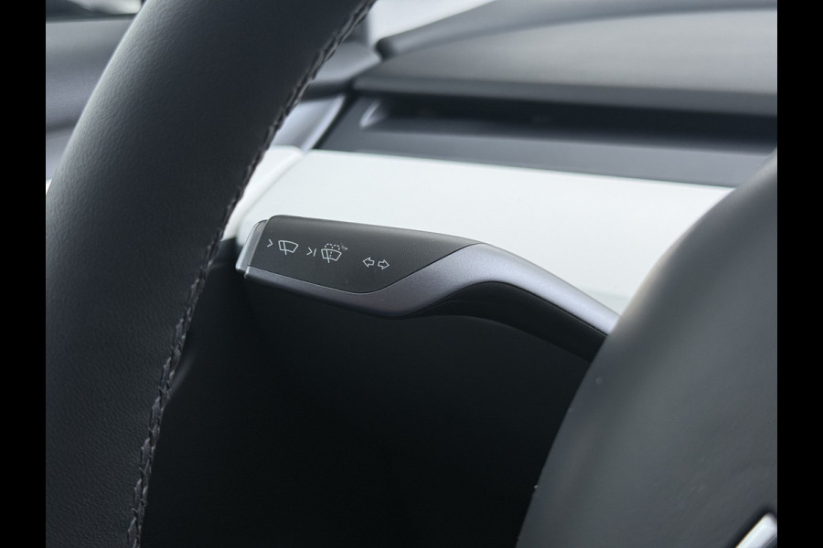 Tesla Model 3 RWD SR plus 325PK LFP Accu Ivory AutoPilot Leder Pano-dak FSD-vb. Adaptive-Cruise Camera's Elektr.-Stuur+Stoelen+Spiegels+Geheug Priv.Glasss Navi LED DAB Voorverwarmen Keyless One-Pedal-Drive Lmv 18" SOH 89% 1e Eigenaar Origineel Nederlandse Auto Fabrieks Garantie op Accu en Motor tot 23-08-2031 / 160.000km