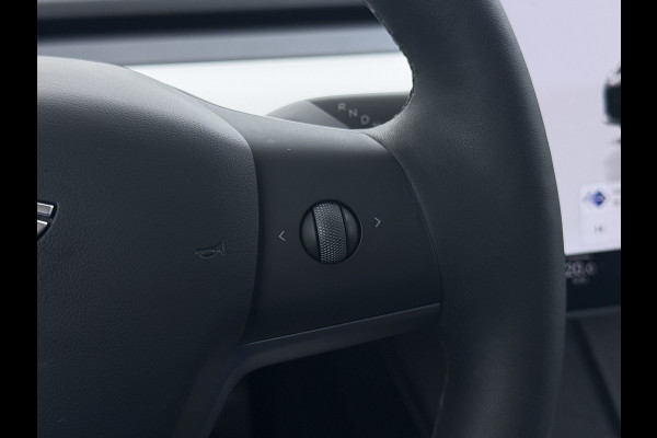 Tesla Model 3 RWD SR plus 325PK LFP Accu Ivory AutoPilot Leder Pano-dak FSD-vb. Adaptive-Cruise Camera's Elektr.-Stuur+Stoelen+Spiegels+Geheug Priv.Glasss Navi LED DAB Voorverwarmen Keyless One-Pedal-Drive Lmv 18" SOH 89% 1e Eigenaar Origineel Nederlandse Auto Fabrieks Garantie op Accu en Motor tot 23-08-2031 / 160.000km