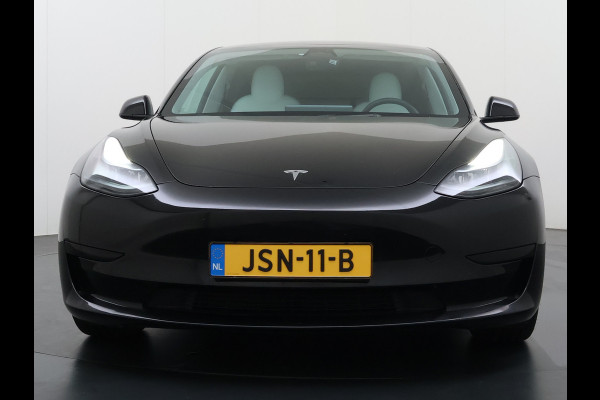 Tesla Model 3 RWD SR plus 325PK LFP Accu Ivory AutoPilot Leder Pano-dak FSD-vb. Adaptive-Cruise Camera's Elektr.-Stuur+Stoelen+Spiegels+Geheug Priv.Glasss Navi LED DAB Voorverwarmen Keyless One-Pedal-Drive Lmv 18" SOH 89% 1e Eigenaar Origineel Nederlandse Auto Fabrieks Garantie op Accu en Motor tot 23-08-2031 / 160.000km