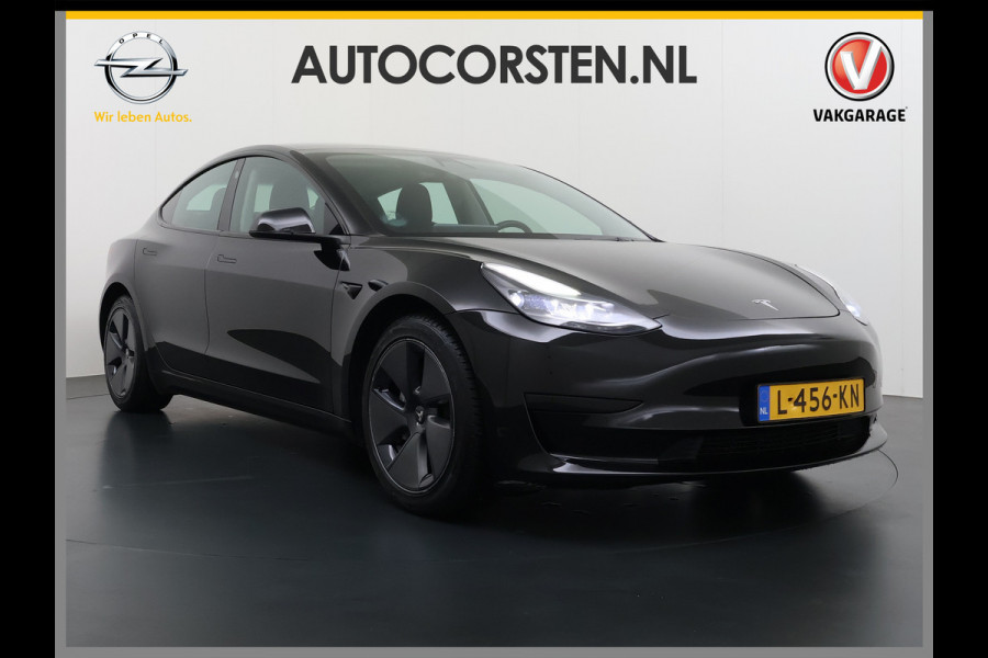 Tesla Model 3 RWD SR+ NW Model 60kWh LFP 283PK Warmtepomp Elektr.A-klep Sentry Mode Stoel+Bankverwarmd FSD 18" Premium Luidspr. AutoPilot Leer Navi LED Comfortstoelen ACC DAB Keyless en Voorverwarmen interieur via App One-Pedal-Drive Origineel Nederlandse auto Garantie Accu/Motor tot 14-06-2029 max 160.000km