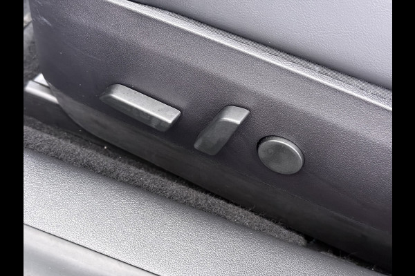 Tesla Model 3 RWD SR+ NW Model 60kWh LFP 283PK Warmtepomp Elektr.A-klep Sentry Mode Stoel+Bankverwarmd FSD 18" Premium Luidspr. AutoPilot Leer Navi LED Comfortstoelen ACC DAB Keyless en Voorverwarmen interieur via App One-Pedal-Drive Origineel Nederlandse auto Garantie Accu/Motor tot 14-06-2029 max 160.000km