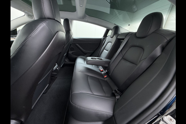 Tesla Model 3 RWD SR+ NW Model 60kWh LFP 283PK Warmtepomp Elektr.A-klep Sentry Mode Stoel+Bankverwarmd FSD 18" Premium Luidspr. AutoPilot Leer Navi LED Comfortstoelen ACC DAB Keyless en Voorverwarmen interieur via App One-Pedal-Drive Origineel Nederlandse auto Garantie Accu/Motor tot 14-06-2029 max 160.000km
