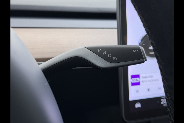 Tesla Model 3 RWD SR+ NW Model 60kWh LFP 283PK Warmtepomp Elektr.A-klep Sentry Mode Stoel+Bankverwarmd FSD 18" Premium Luidspr. AutoPilot Leer Navi LED Comfortstoelen ACC DAB Keyless en Voorverwarmen interieur via App One-Pedal-Drive Origineel Nederlandse auto Garantie Accu/Motor tot 14-06-2029 max 160.000km