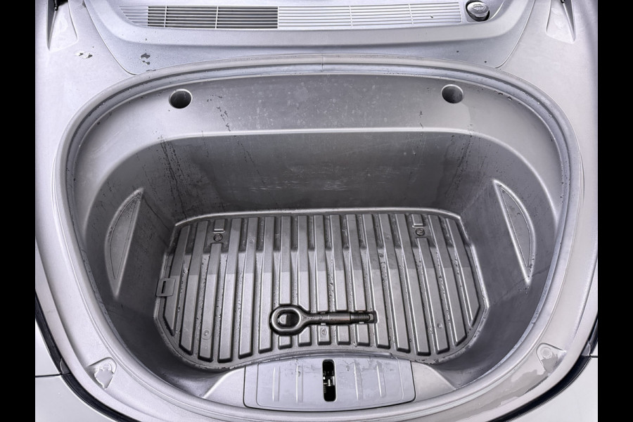 Tesla Model 3 RWD SR+ NW Model 60kWh LFP 283PK Warmtepomp Elektr.A-klep Sentry Mode Stoel+Bankverwarmd FSD 18" Premium Luidspr. AutoPilot Leer Navi LED Comfortstoelen ACC DAB Keyless en Voorverwarmen interieur via App One-Pedal-Drive Origineel Nederlandse auto Garantie Accu/Motor tot 14-06-2029 max 160.000km