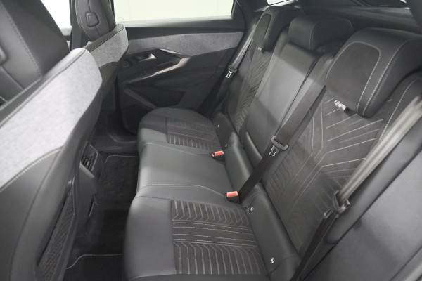 Peugeot 3008 1.2 Hybrid 136 GT | Panoramdak | 360 Camera | Stoelverwarming | Elektrische Kofferklep | Allseason Banden